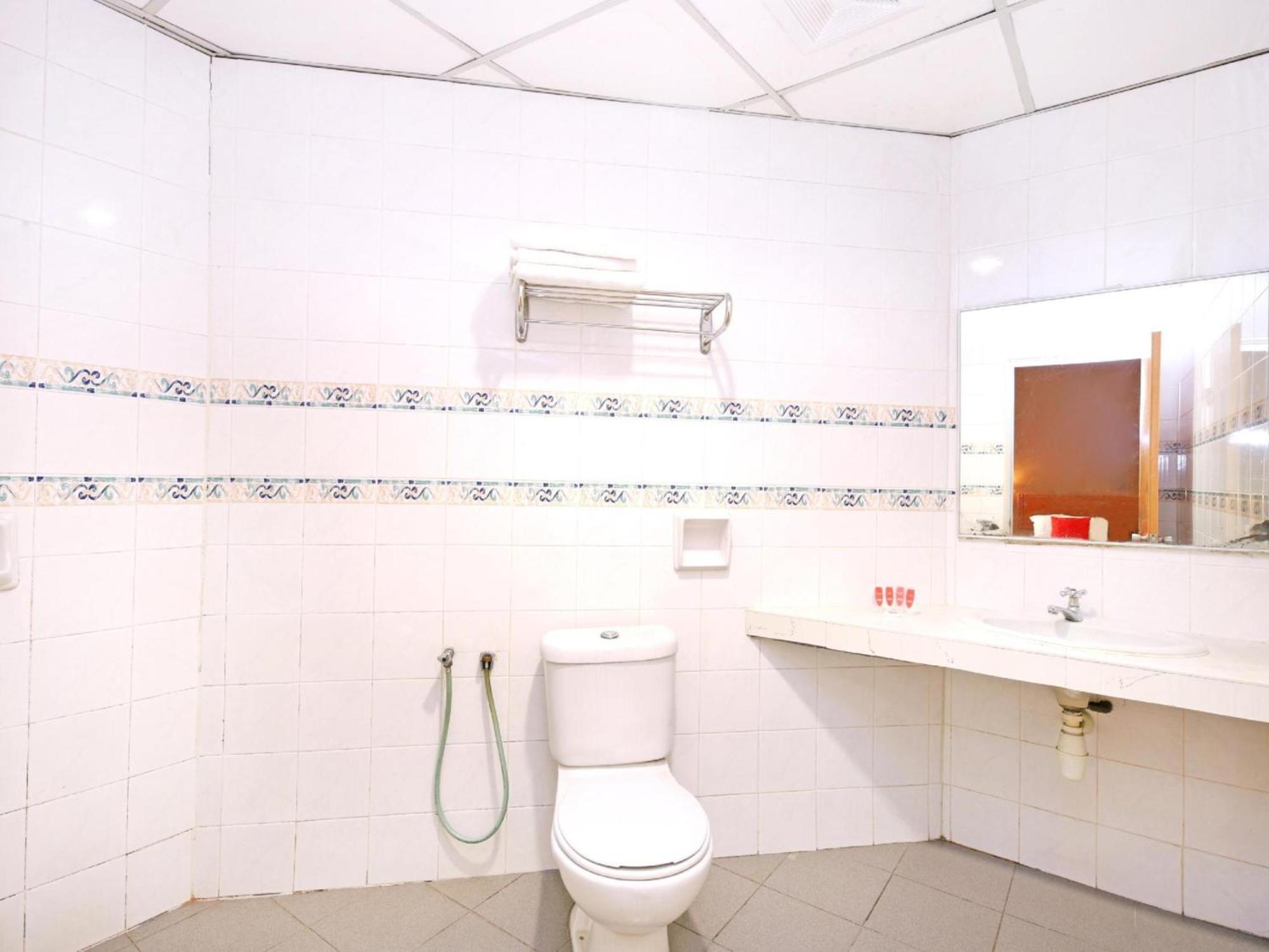 OYO 447 Comfort Hotel Meru Klang Exterior foto