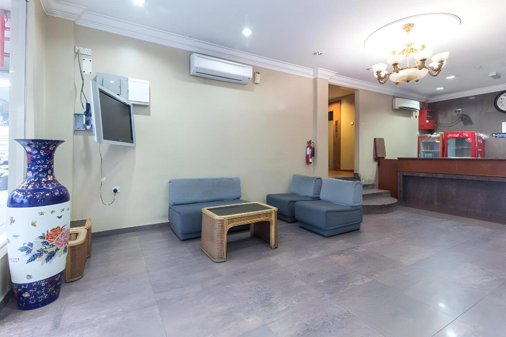 OYO 447 Comfort Hotel Meru Klang Exterior foto